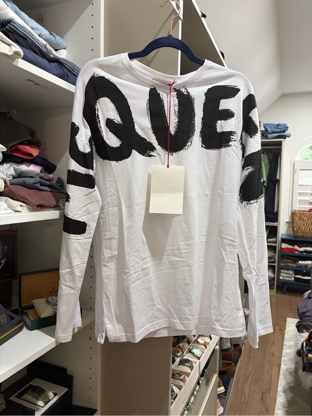 Alexander McQUEEN White Tee with Black Brushstroke Print and Red Tag
